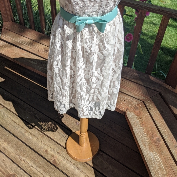 My Michelle lace dress size 7 - Picture 3 of 7